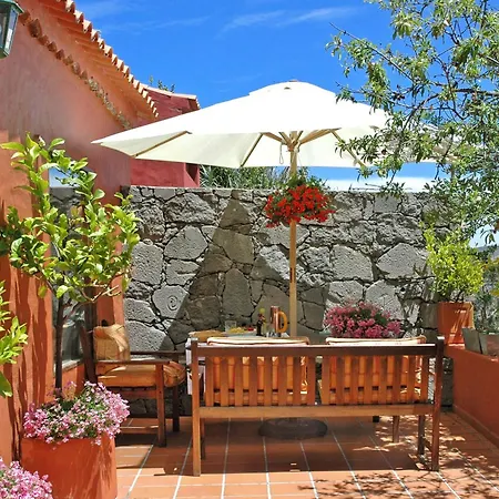 Casa Tres Almendros Holiday home *